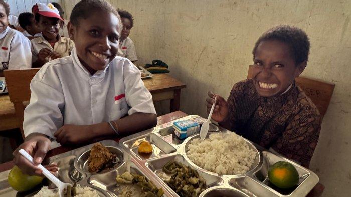 Makan Bergizi Gratis di Papua: Klarifikasi Pemerintah atas Isu Beracun dan Genosida